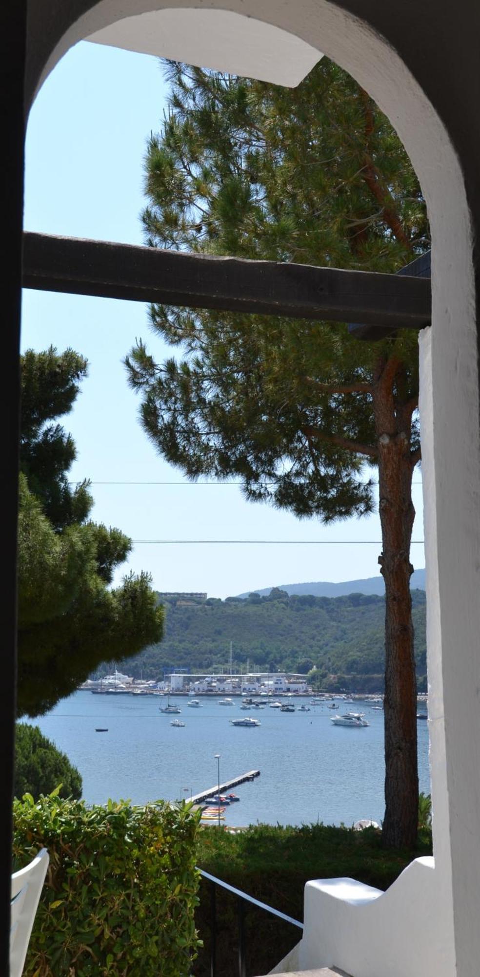 Hotel Cala Di Mola Порт-Аццурро Номер фото