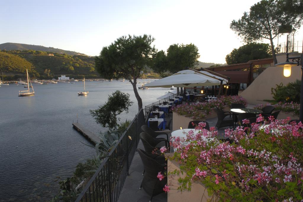 Hotel Cala Di Mola Порт-Аццурро Экстерьер фото