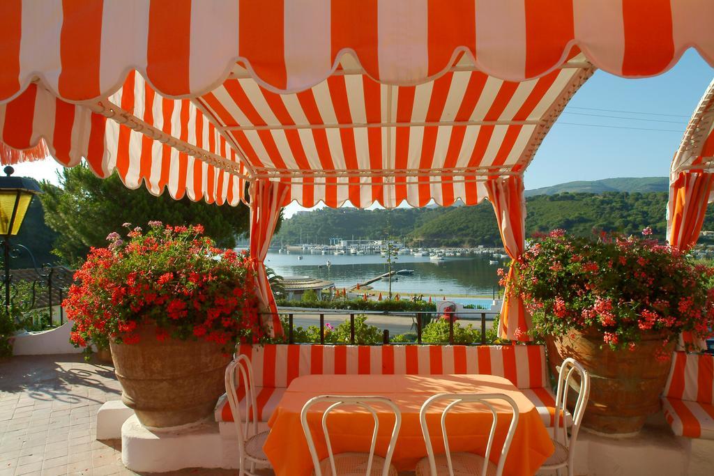 Hotel Cala Di Mola Порт-Аццурро Экстерьер фото