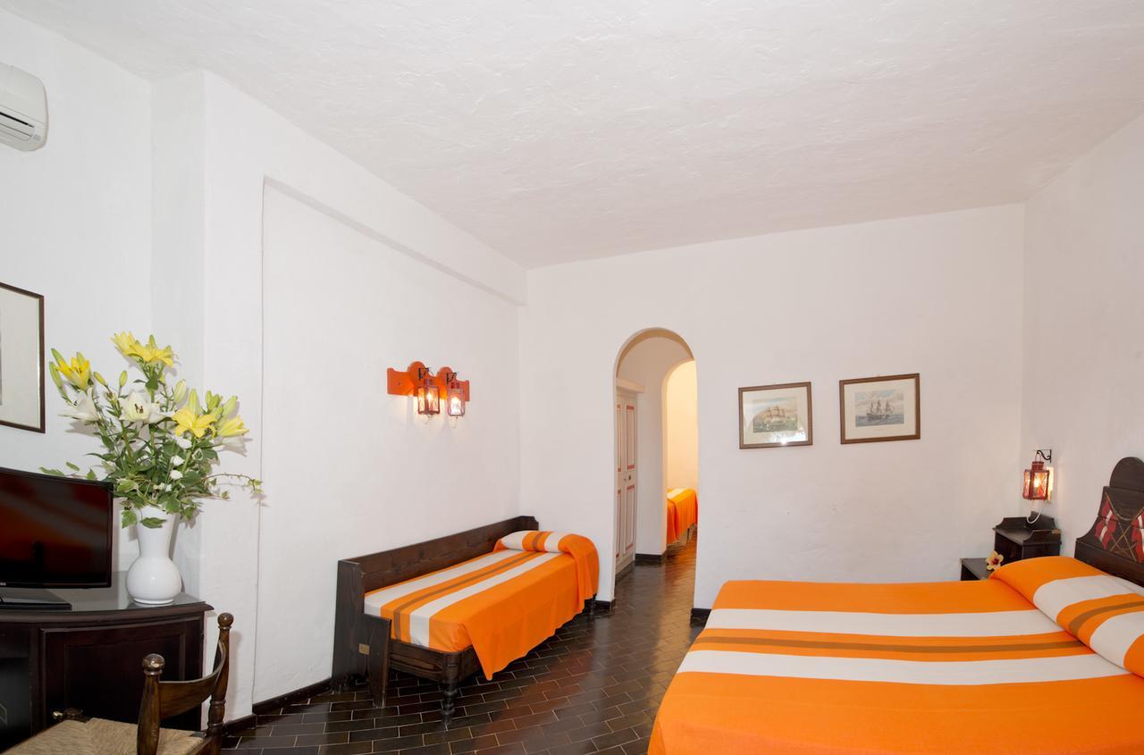Hotel Cala Di Mola Порт-Аццурро Экстерьер фото