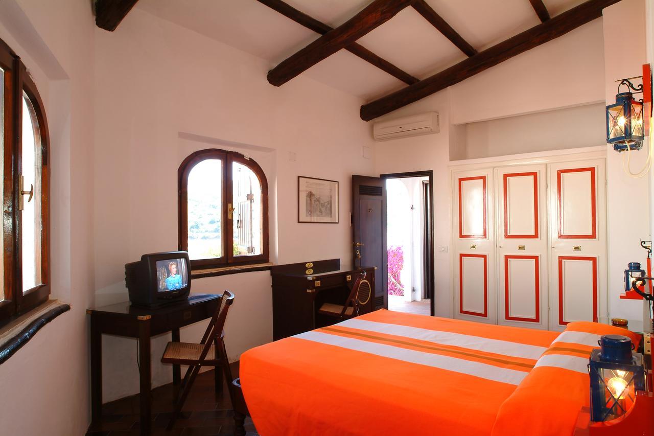 Hotel Cala Di Mola Порт-Аццурро Экстерьер фото